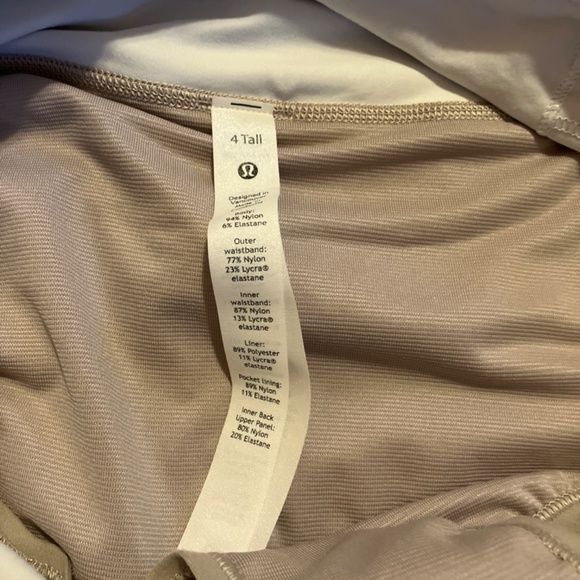 white lululemon speed up shorts size 4 4” - Picture 3 of 4